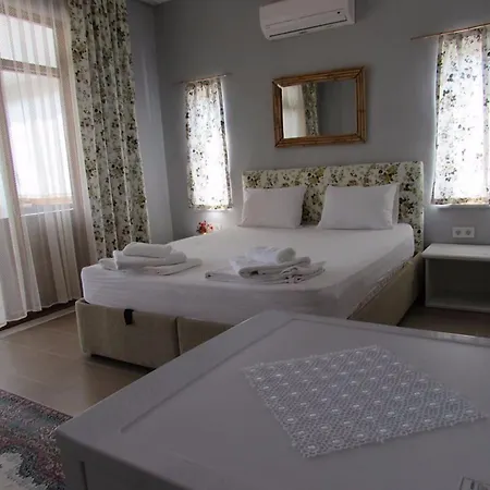 Marti Hotel *